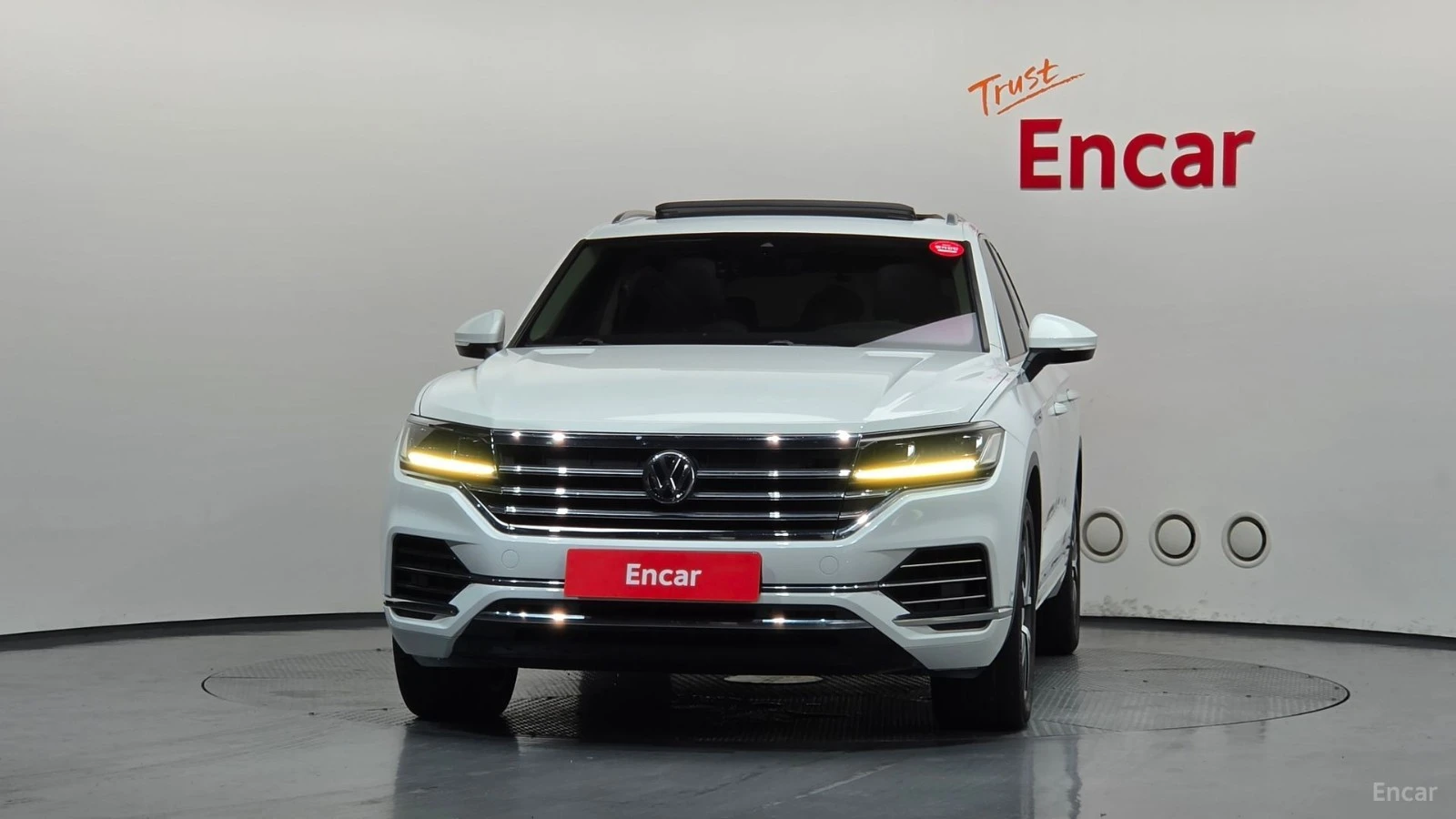 VW Touareg 3.0 TDI - PRESTIGE - ДИСТРОНИК - ОБДУХ - ПОДГРЕВИ, снимка 3 - Автомобили и джипове - 56103236