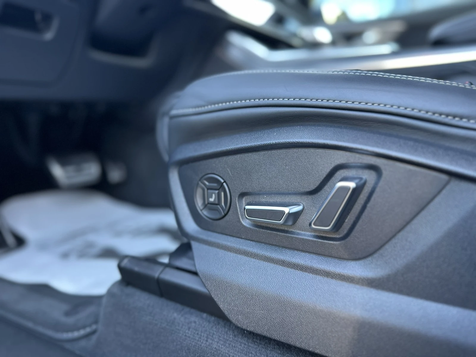 Audi RSQ8, снимка 5 - Автомобили и джипове - 56610937