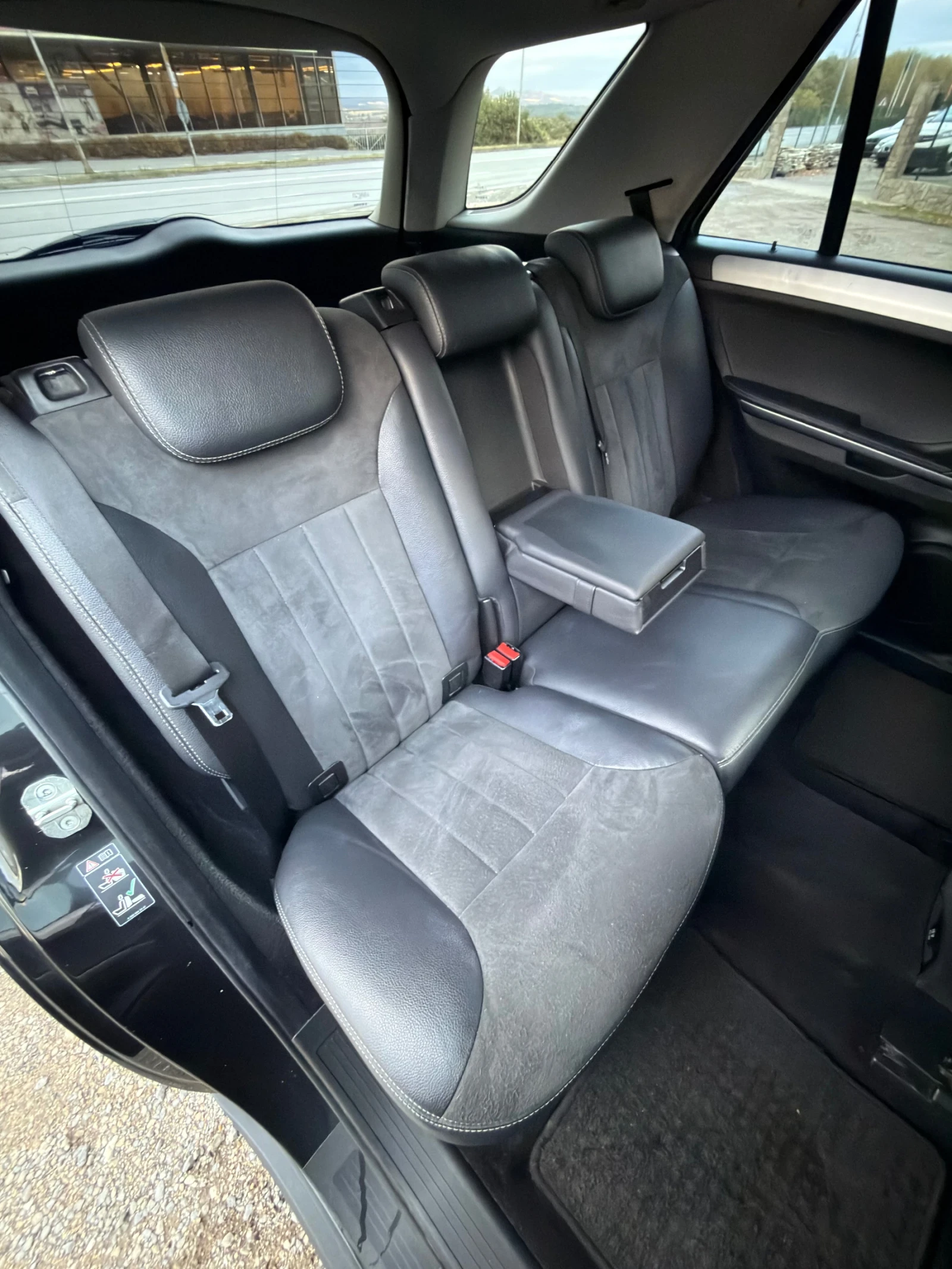 Mercedes-Benz ML 320 CDI 4-Matic 7G , снимка 14 - Автомобили и джипове - 56685375