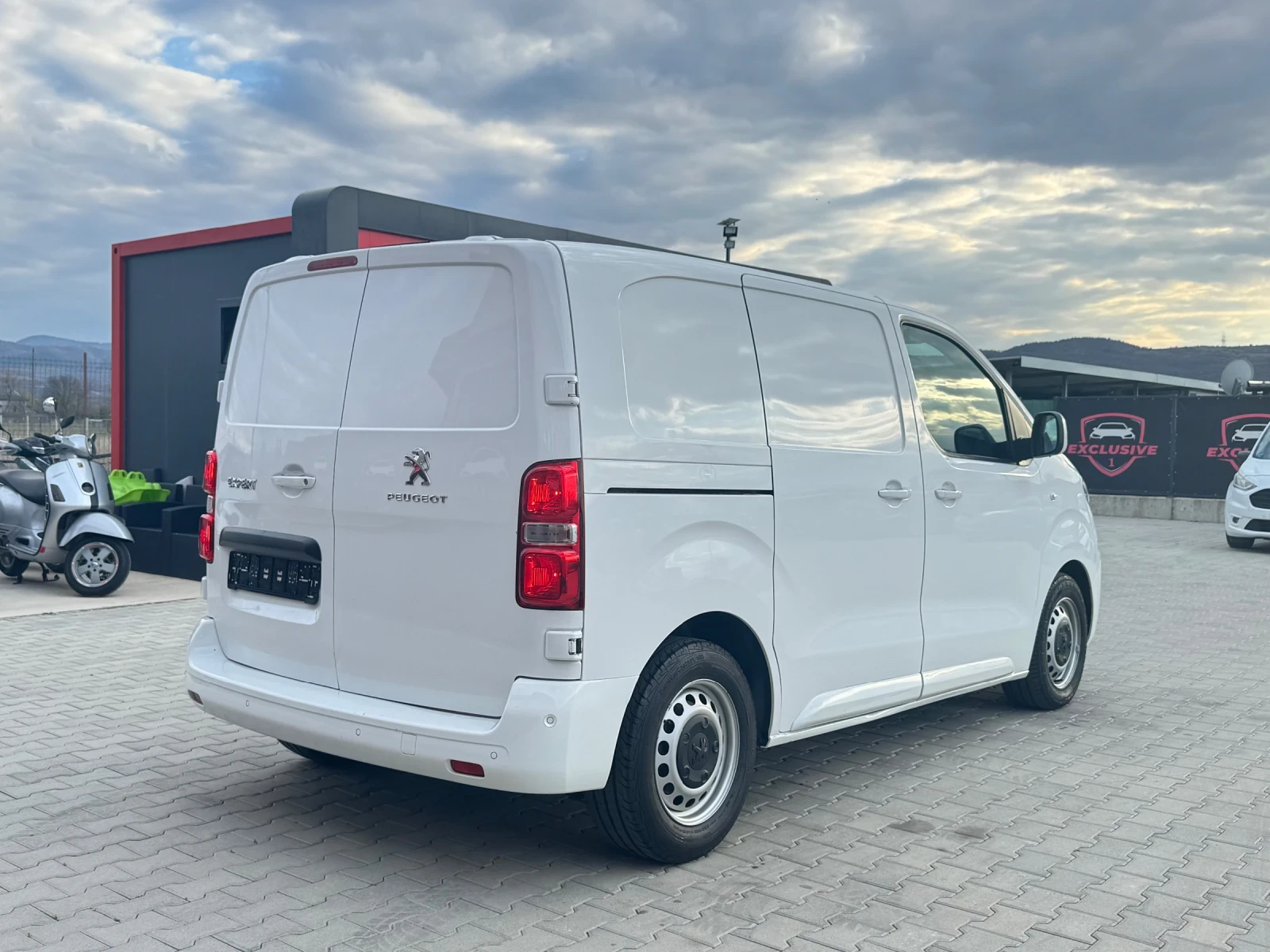 Peugeot Expert PREMIUM L1-AVTOMATIK-WEBASTO, снимка 5 - Бусове и автобуси - 54020238