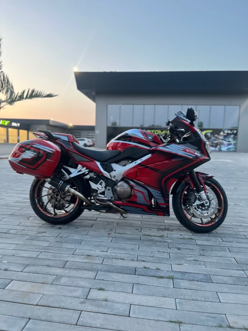 Honda Vfr Видео!!2014 v-tec, снимка 10 - Мотоциклети и мототехника - 50816495