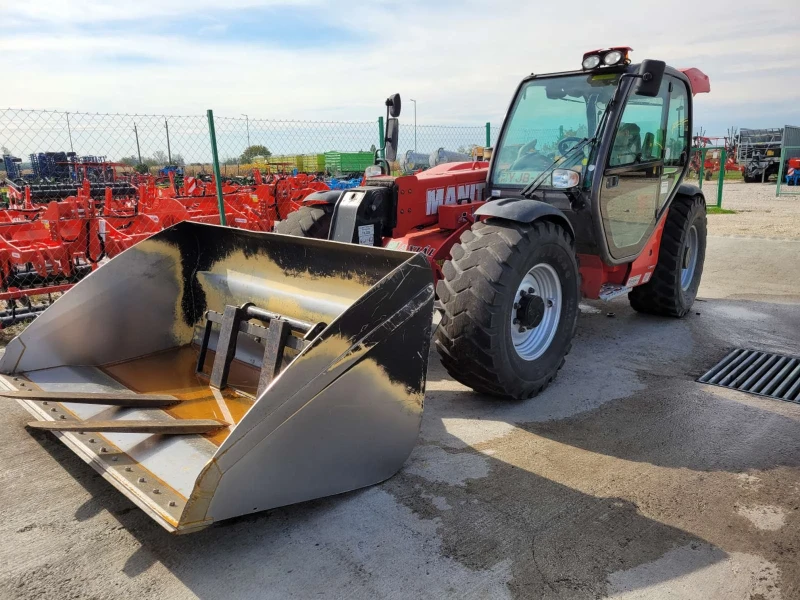 Телескопичен товарач Manitou 735, снимка 10 - Селскостопанска техника - 47881136