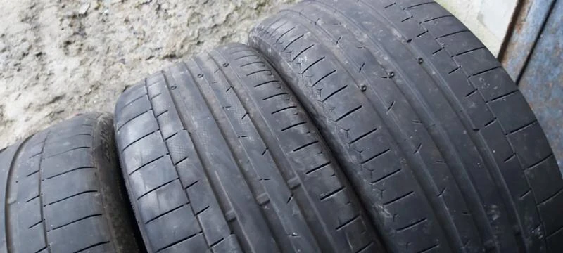 Гуми Летни 225/40R19, снимка 3 - Гуми и джанти - 35134641