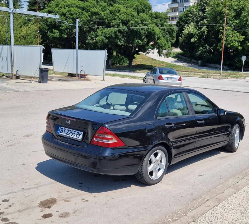 Mercedes-Benz C 220, снимка 6 - Автомобили и джипове - 47372583