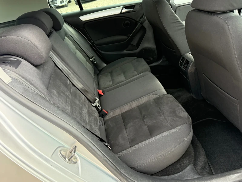 VW Golf 2.0tdi High-Line , снимка 13 - Автомобили и джипове - 50398671