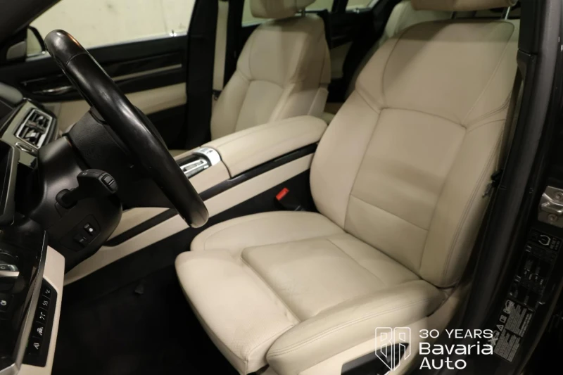 BMW 750 xDrive M Sport Paket, снимка 16 - Автомобили и джипове - 51424938