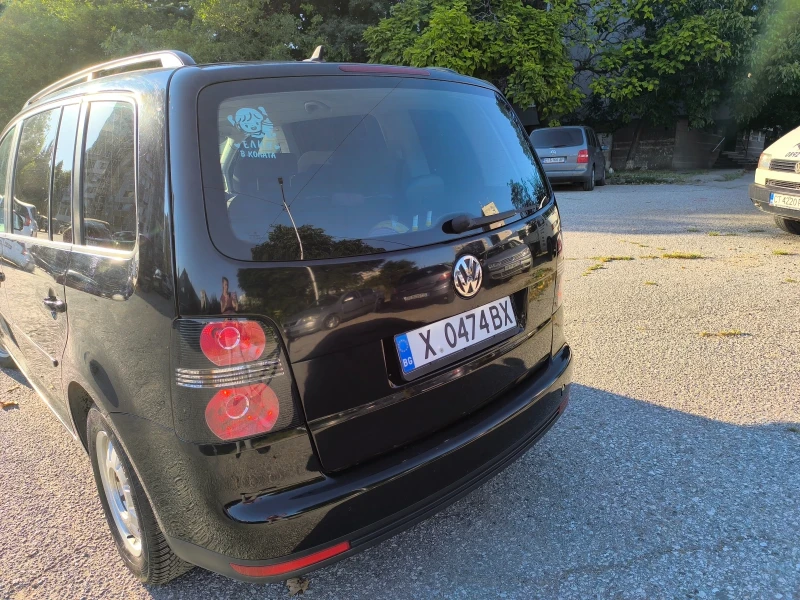 VW Touran 2.0 BMM, снимка 6 - Автомобили и джипове - 52252156
