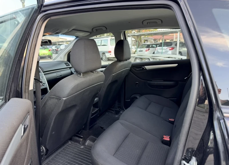 Mercedes-Benz B 180 CDI / Автоматик , снимка 10 - Автомобили и джипове - 51826151