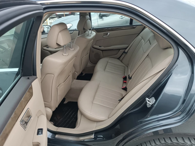 Mercedes-Benz E 350 350 CDI 4Matic, снимка 10 - Автомобили и джипове - 52748660