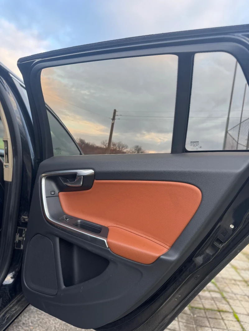 Volvo V60, снимка 13 - Автомобили и джипове - 53406570