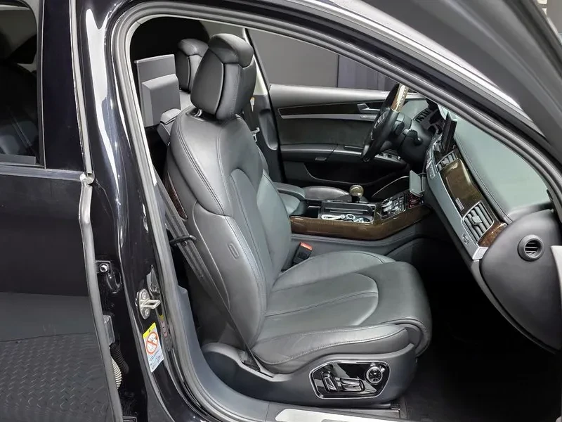 Audi A8 4.2 TFSI Quattro - САМО 30% АВАНС, снимка 12 - Автомобили и джипове - 56219521