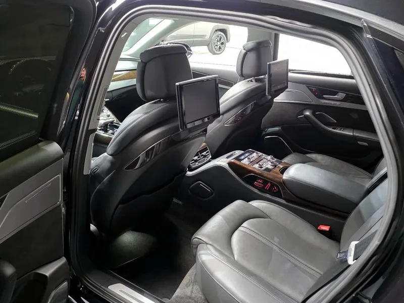 Audi A8 4.2 TFSI Quattro - САМО 30% АВАНС, снимка 11 - Автомобили и джипове - 56219521