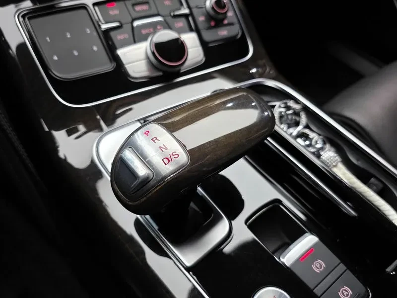 Audi A8 4.2 TFSI Quattro - САМО 30% АВАНС, снимка 9 - Автомобили и джипове - 56219521