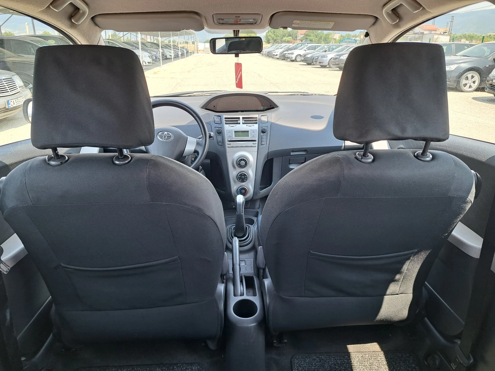 Toyota Yaris 1, 3 i | Mobile.bg — изображение 12