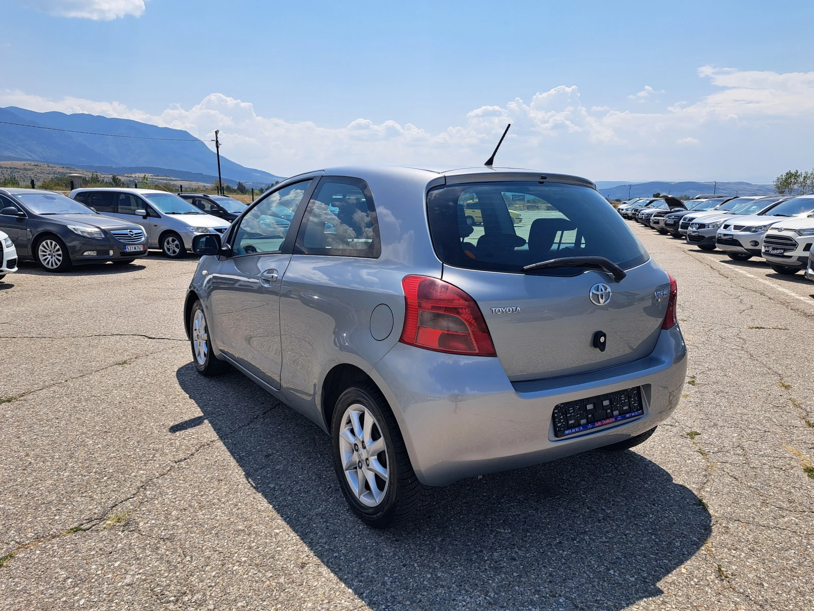 Toyota Yaris 1, 3 i - изображение 7