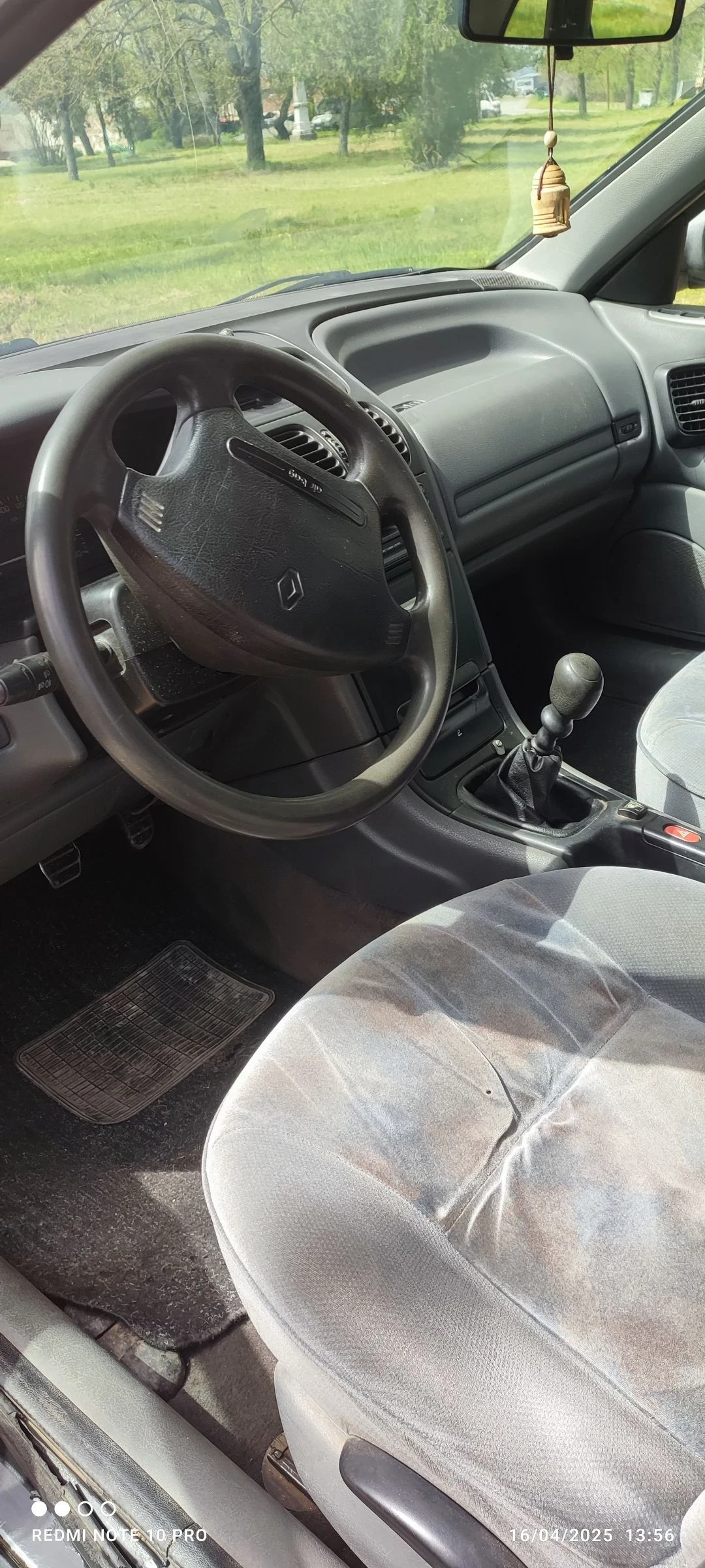 Renault Laguna 2.0 - изображение 8