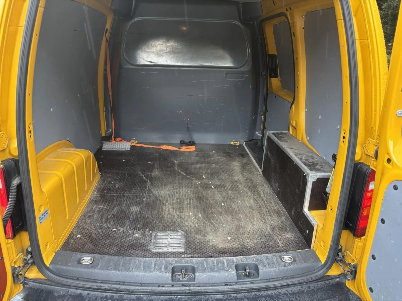 VW Caddy 1.6..90кс - изображение 5