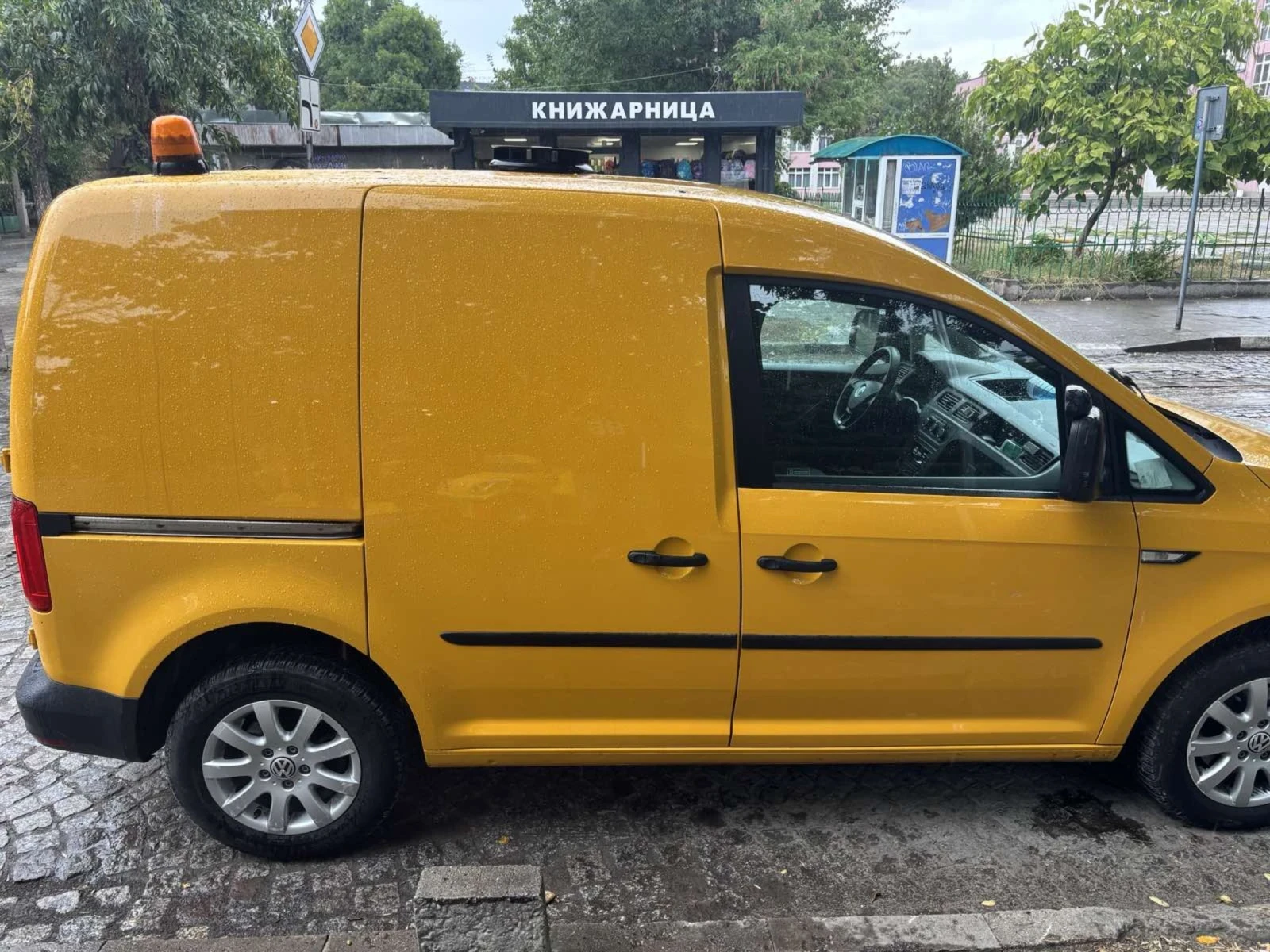 VW Caddy 1.6..90кс - изображение 2
