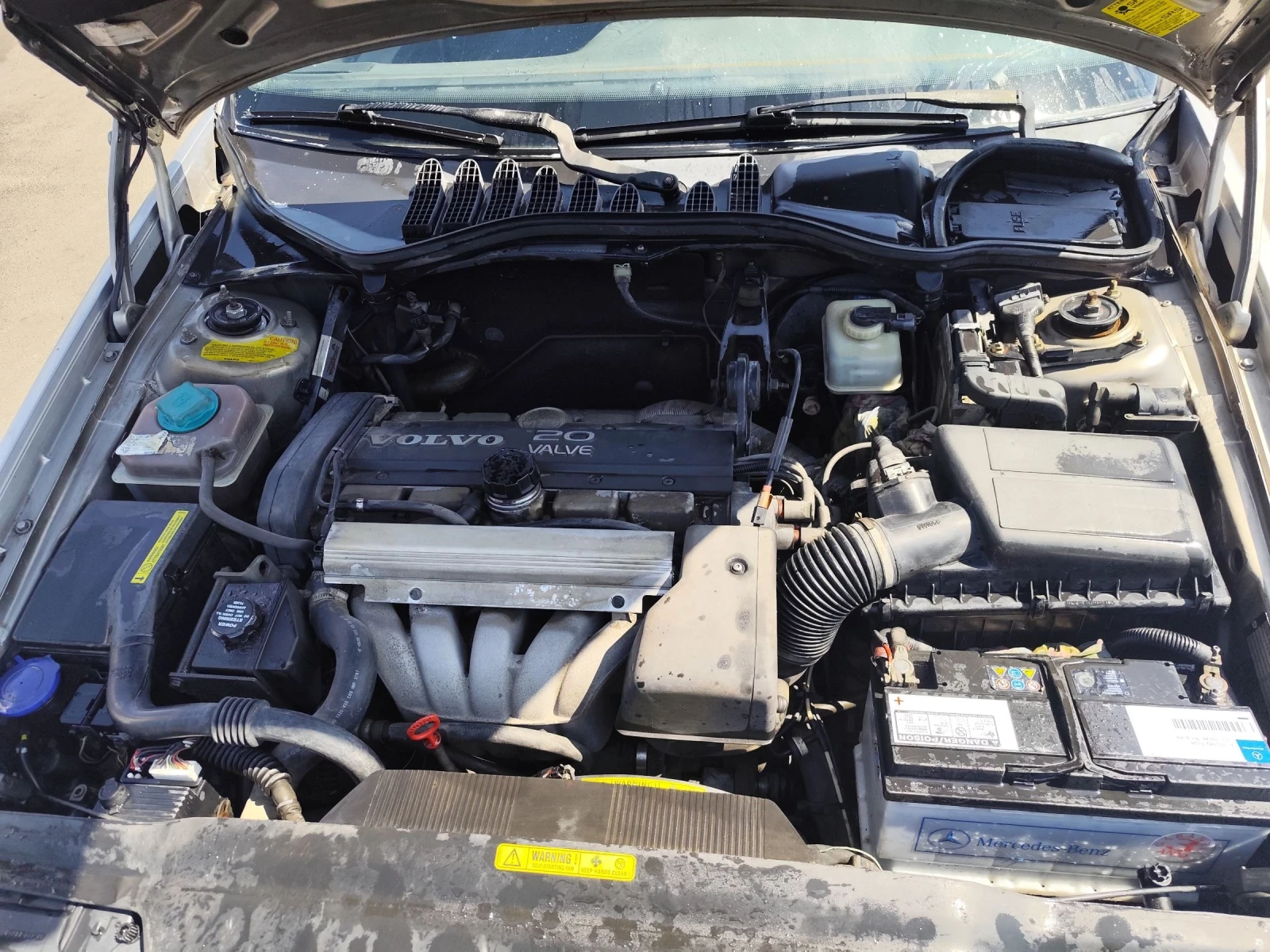 Volvo 850 2.0 143 к с. - изображение 2