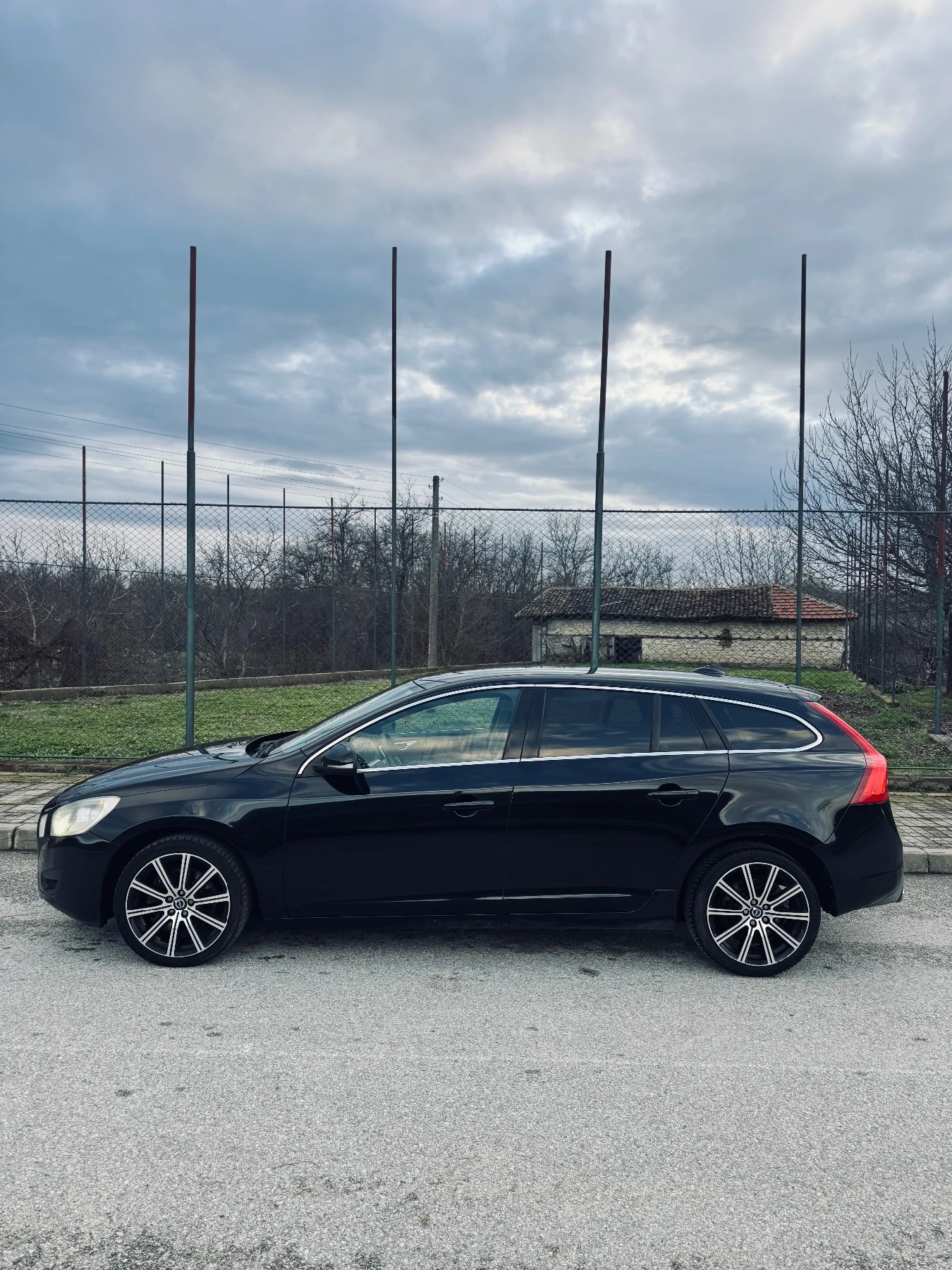 Volvo V60  - изображение 2
