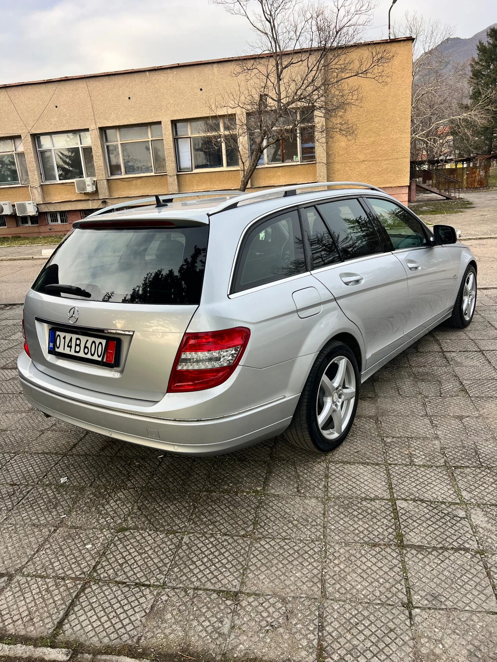 Mercedes-Benz C 220 2.2 CDI, снимка 14 - Автомобили и джипове - 53734404