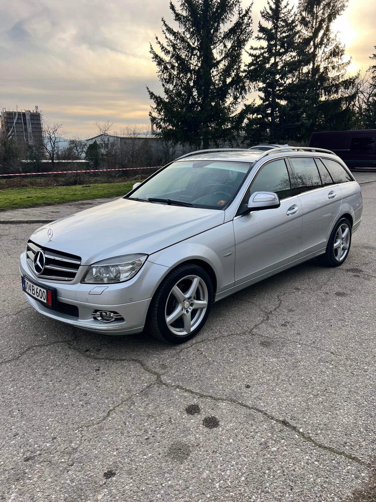 Mercedes-Benz C 220 2.2 CDI, снимка 2 - Автомобили и джипове - 53734404