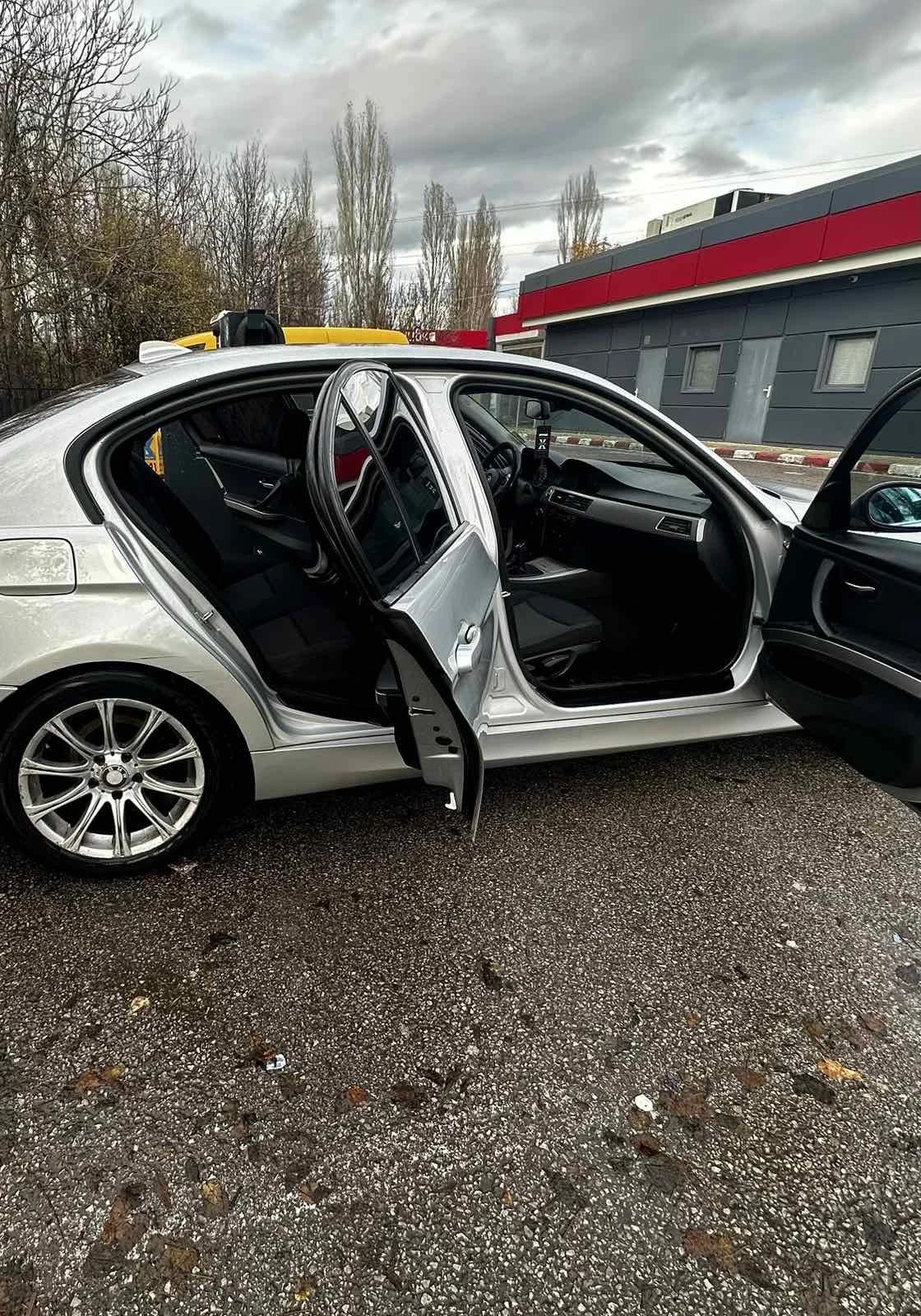 BMW 318, снимка 11 - Автомобили и джипове - 53780249