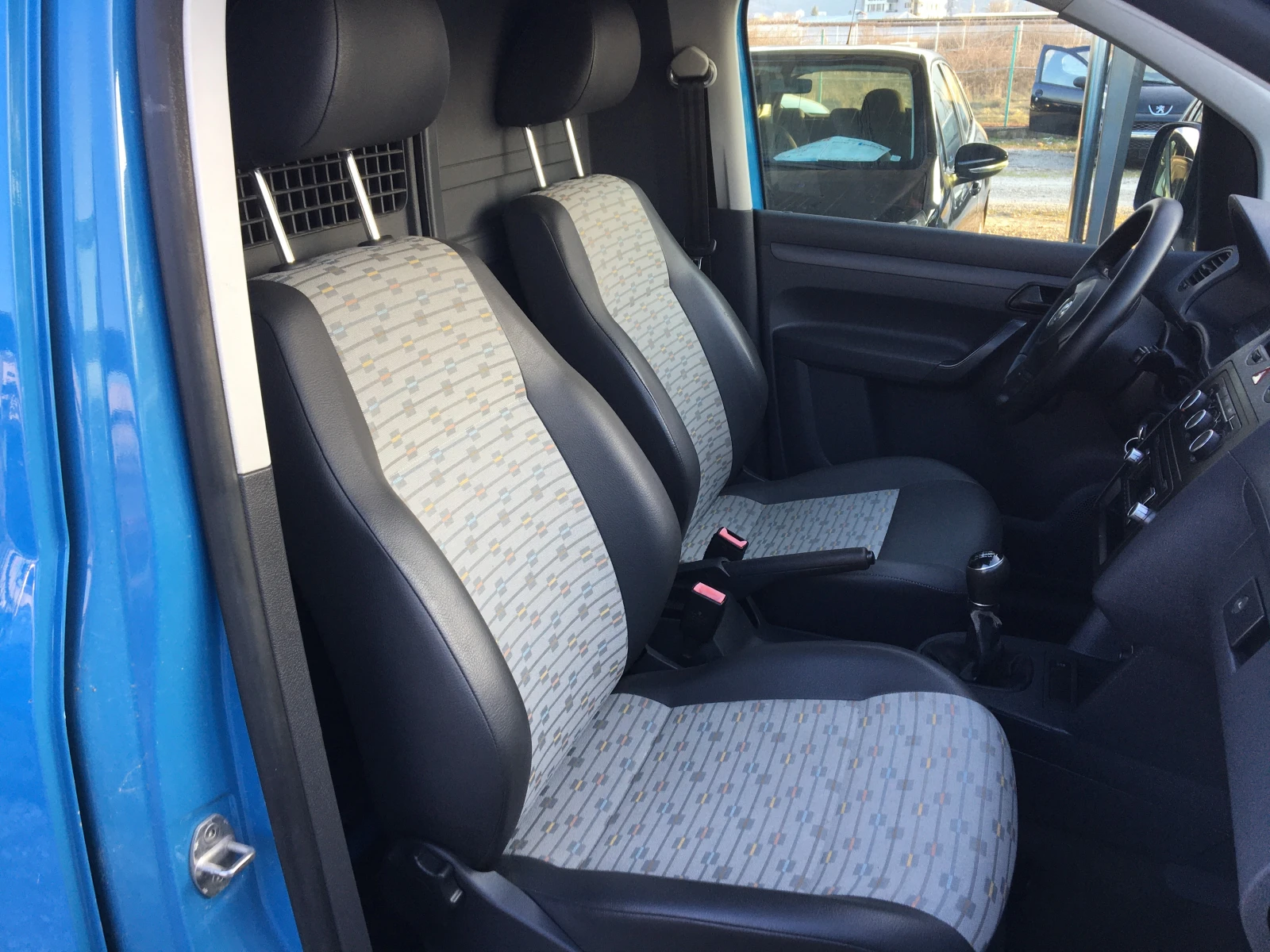 VW Caddy 2.0TDI 4motion, снимка 11 - Автомобили и джипове - 53823934