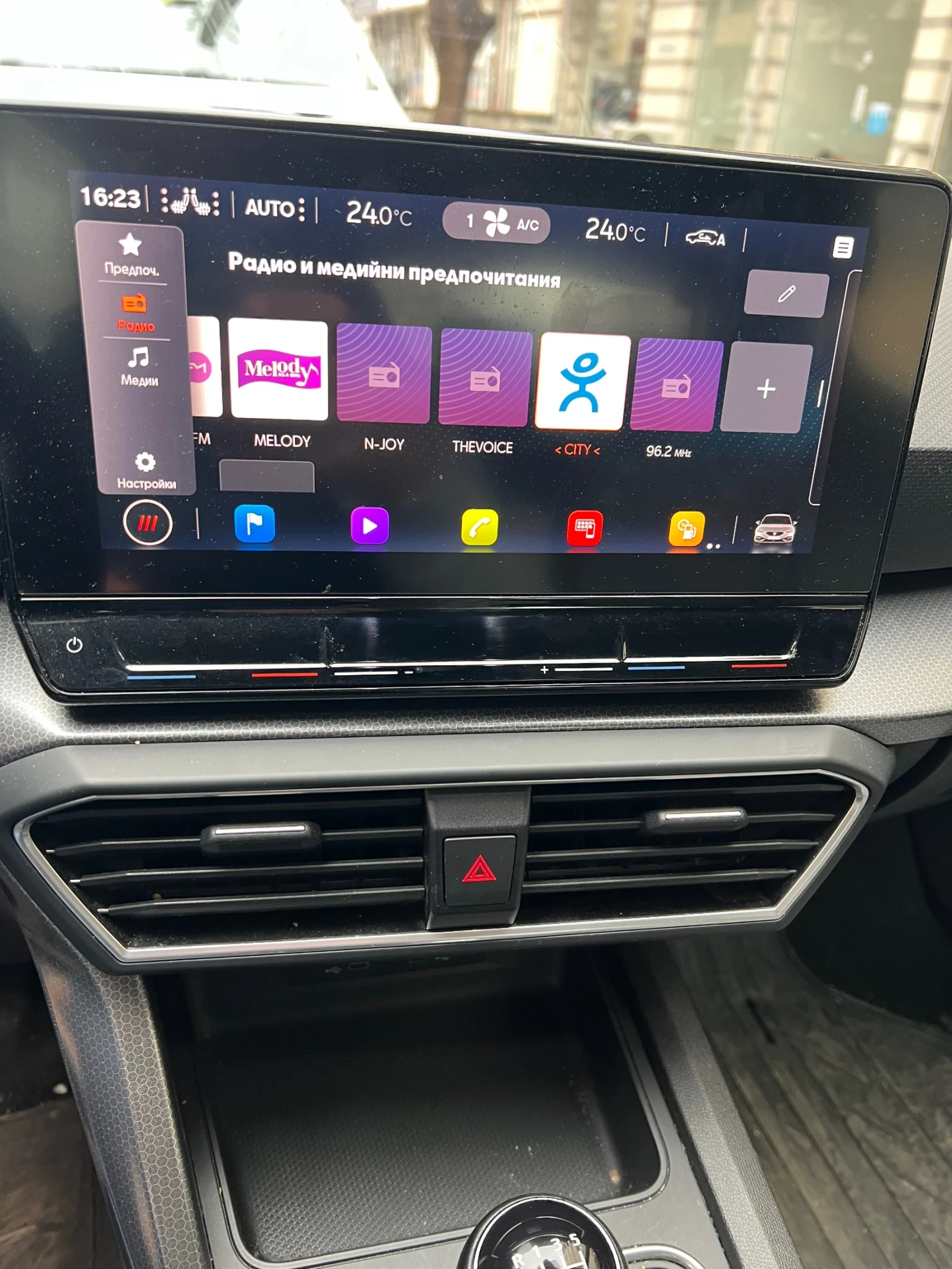 Seat Leon 2.0, снимка 6 - Автомобили и джипове - 54068454