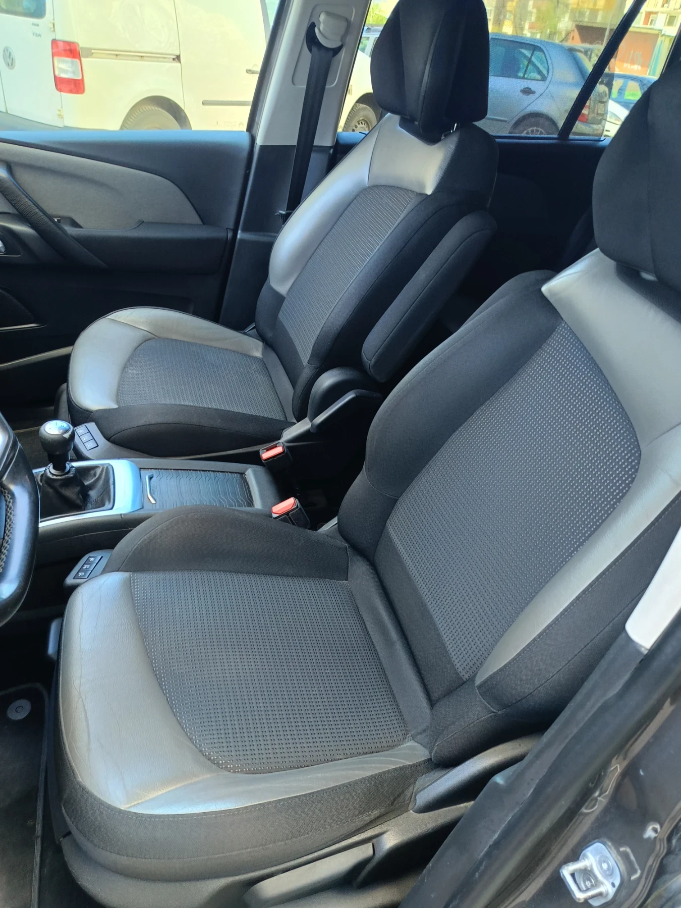 Citroen Grand C4 Picasso 1.6 HDI, снимка 11 - Автомобили и джипове - 54140697