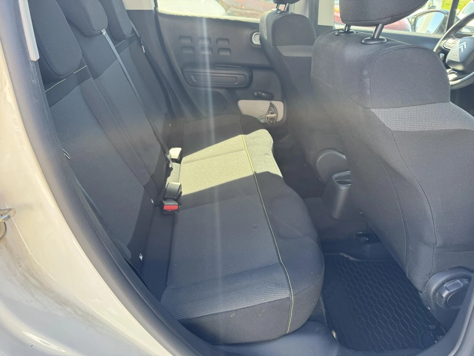 Citroen C3 1.2i, снимка 10 - Автомобили и джипове - 54145224