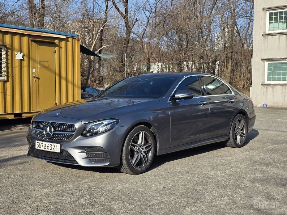 Mercedes-Benz E 300, снимка 2 - Автомобили и джипове - 54475054