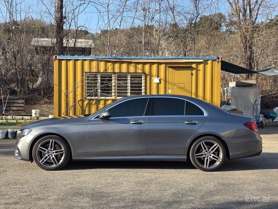 Mercedes-Benz E 300, снимка 3 - Автомобили и джипове - 54475054
