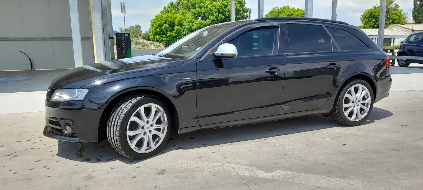 Audi A4 Комби, снимка 3 - Автомобили и джипове - 54673730