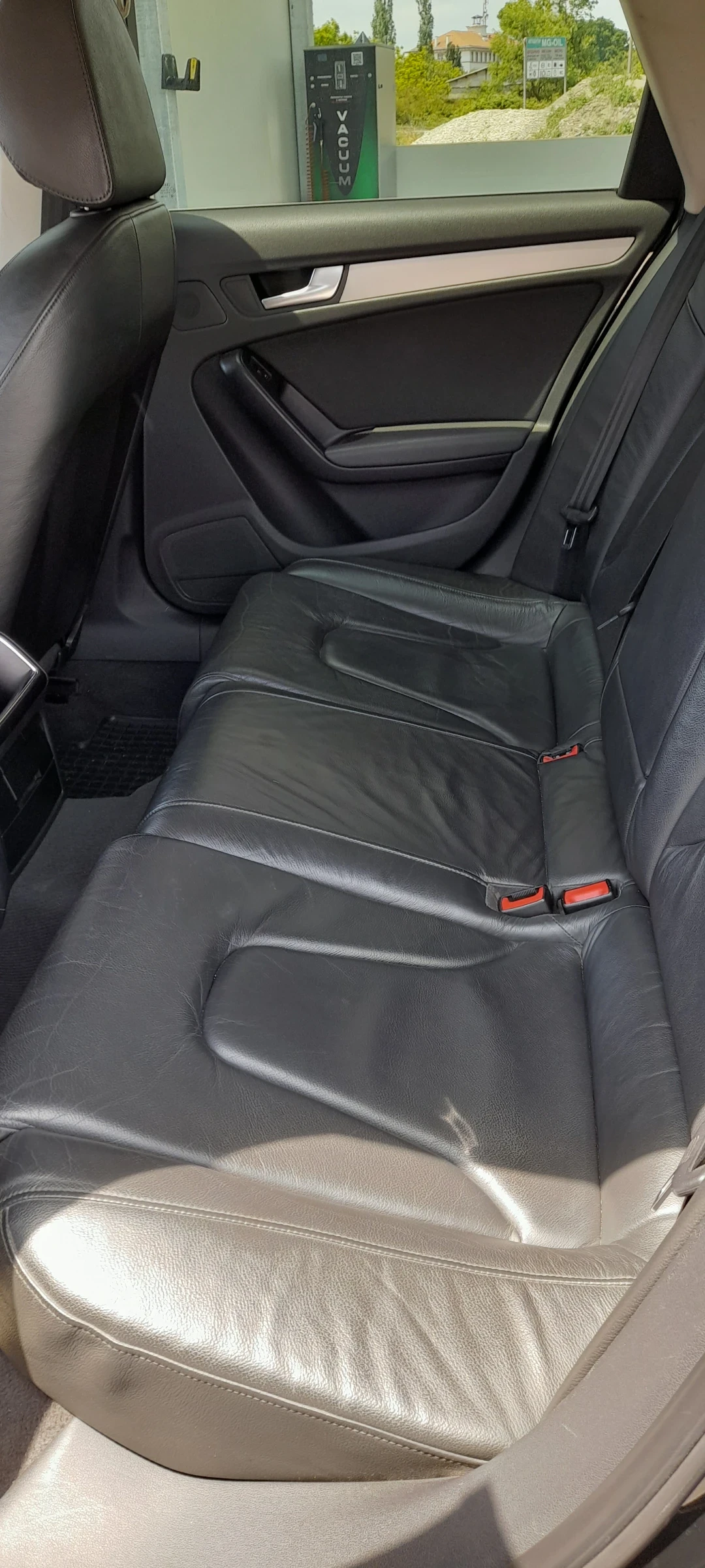 Audi A4 Комби, снимка 11 - Автомобили и джипове - 54673730