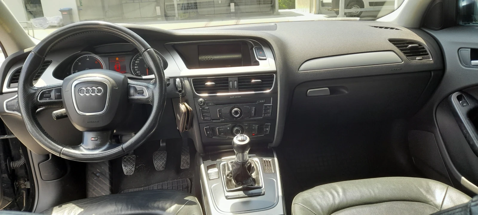 Audi A4 Комби, снимка 9 - Автомобили и джипове - 54673730