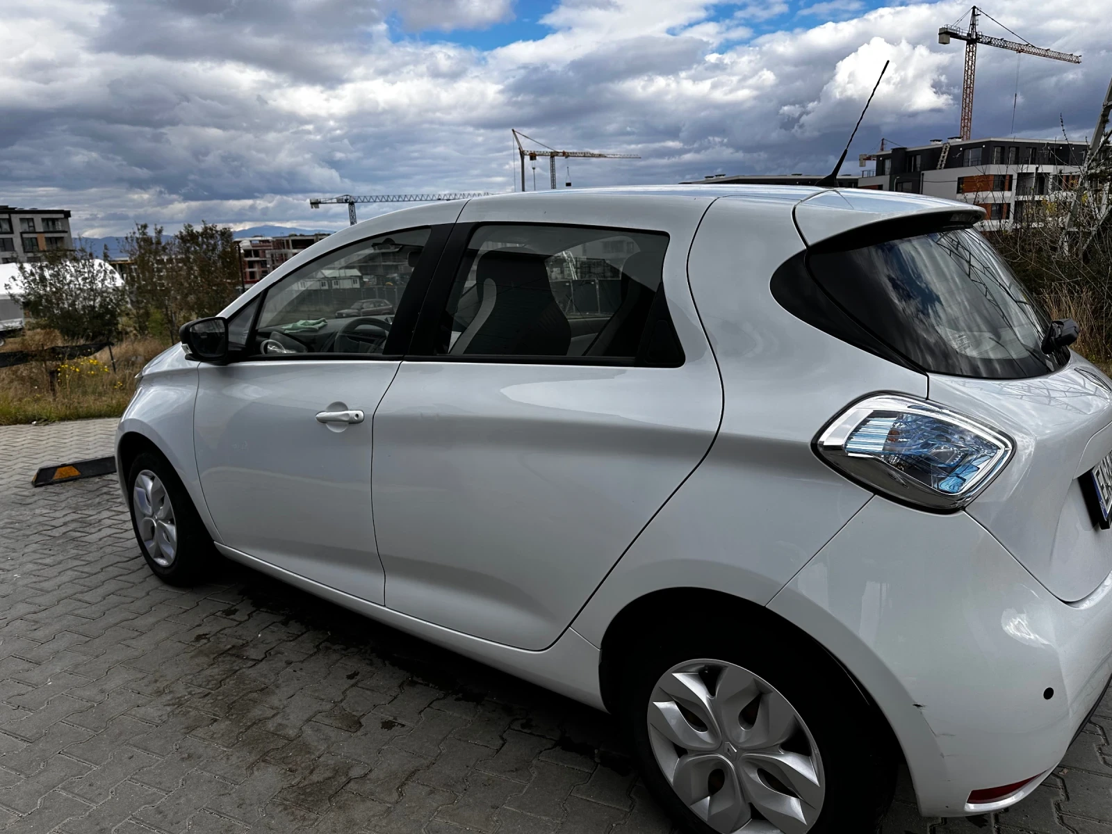 Renault Zoe, снимка 5 - Автомобили и джипове - 54705007