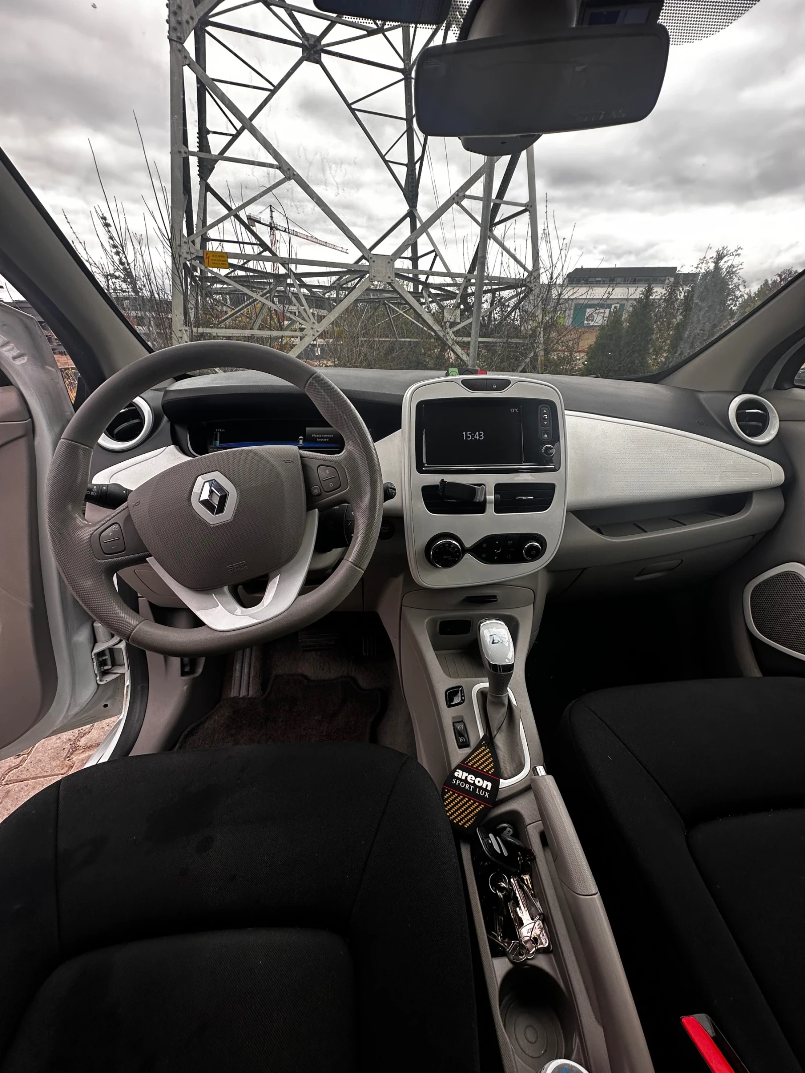 Renault Zoe, снимка 9 - Автомобили и джипове - 54705007