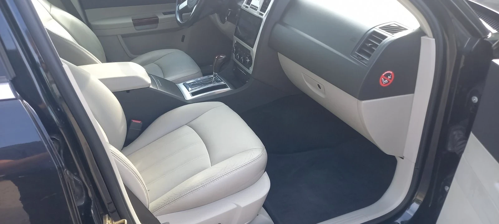 Chrysler 300c 5.7HEMI/340к.с./Швейцария, снимка 10 - Автомобили и джипове - 54741762