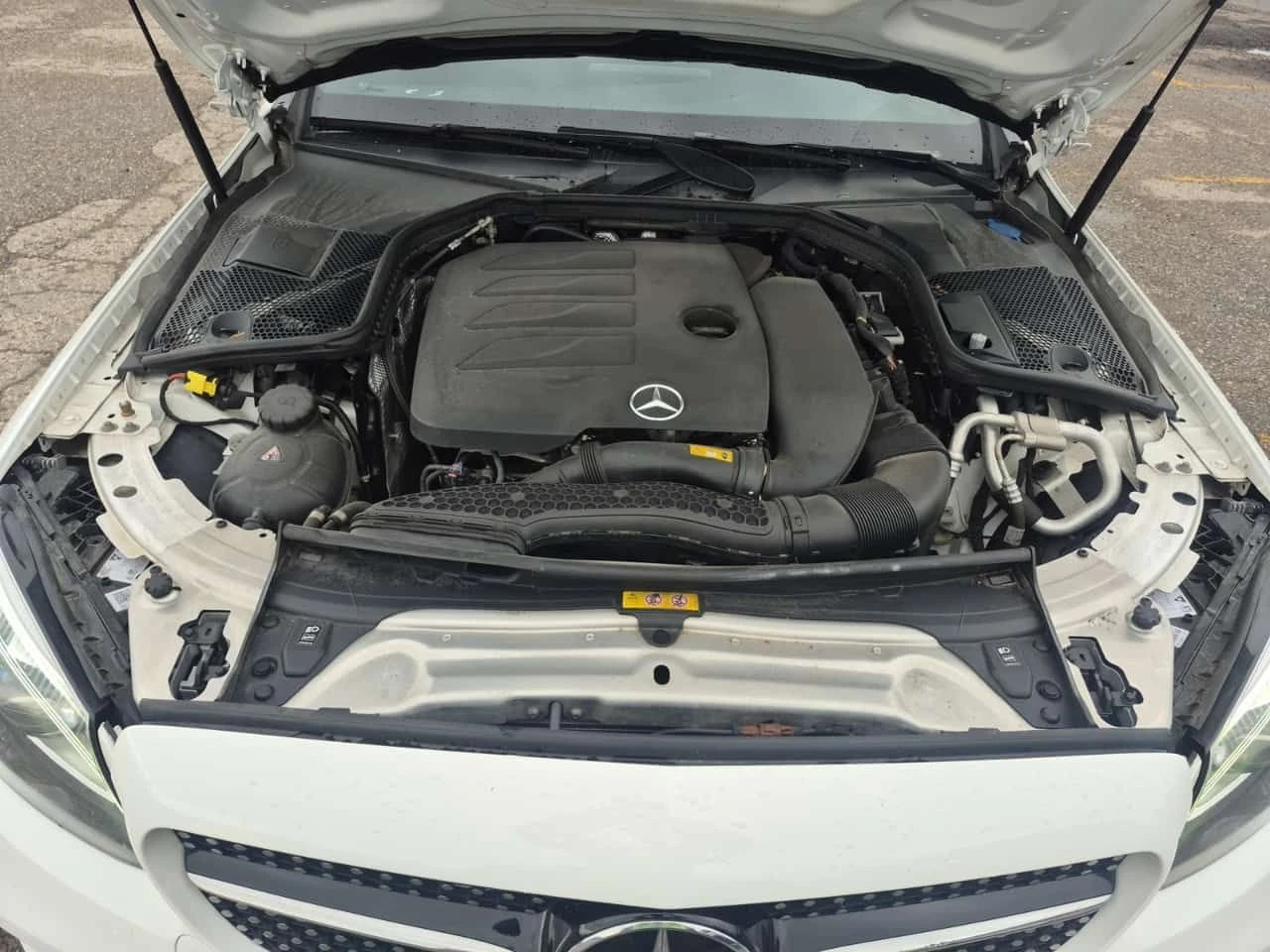 Mercedes-Benz C 300 AMG Line * Multibeam * Дигитално табло * CARFAX * , снимка 16 - Автомобили и джипове - 54940675