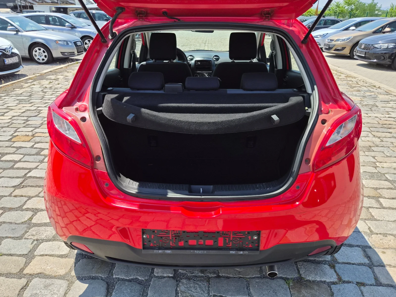 Mazda 2 1.3i 75кс 99000км.!!!, снимка 10 - Автомобили и джипове - 55304490