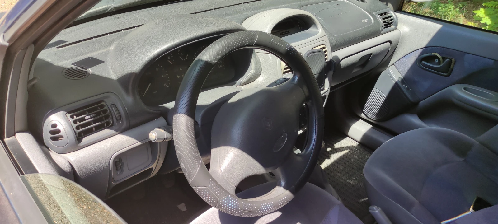 Renault Clio, снимка 12 - Автомобили и джипове - 55499578