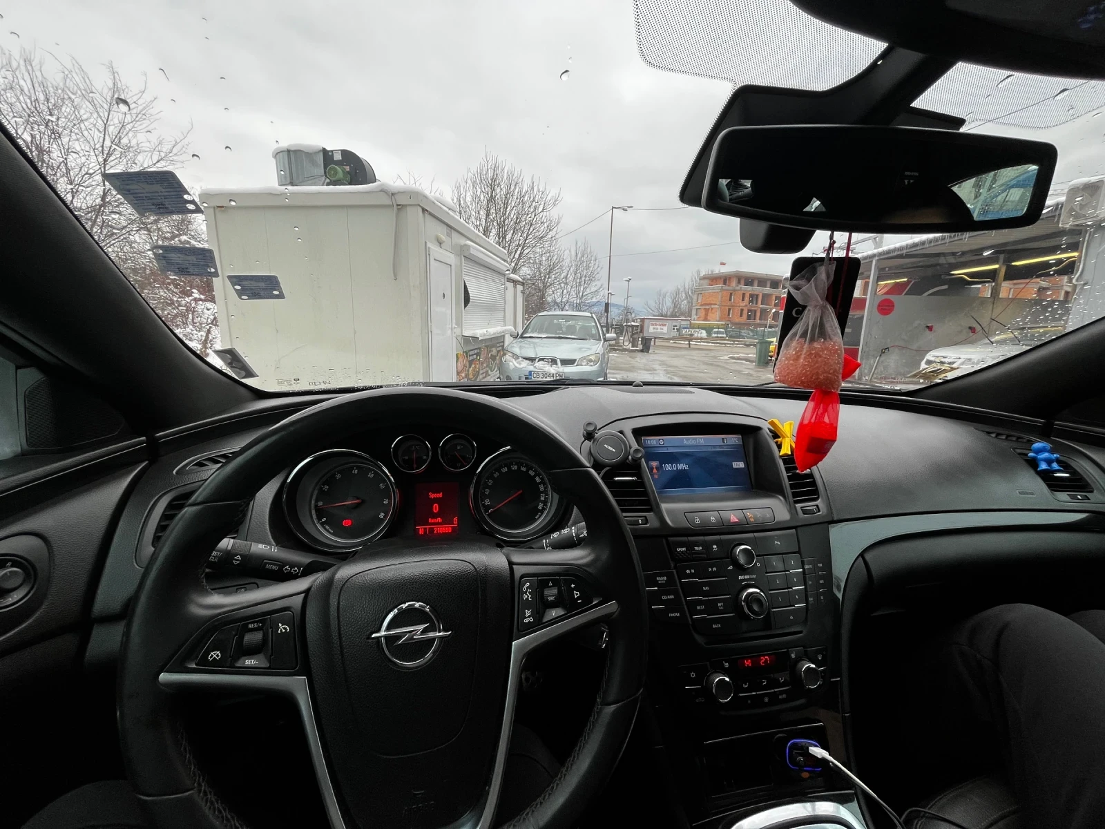 Opel Insignia, снимка 10 - Автомобили и джипове - 56379378