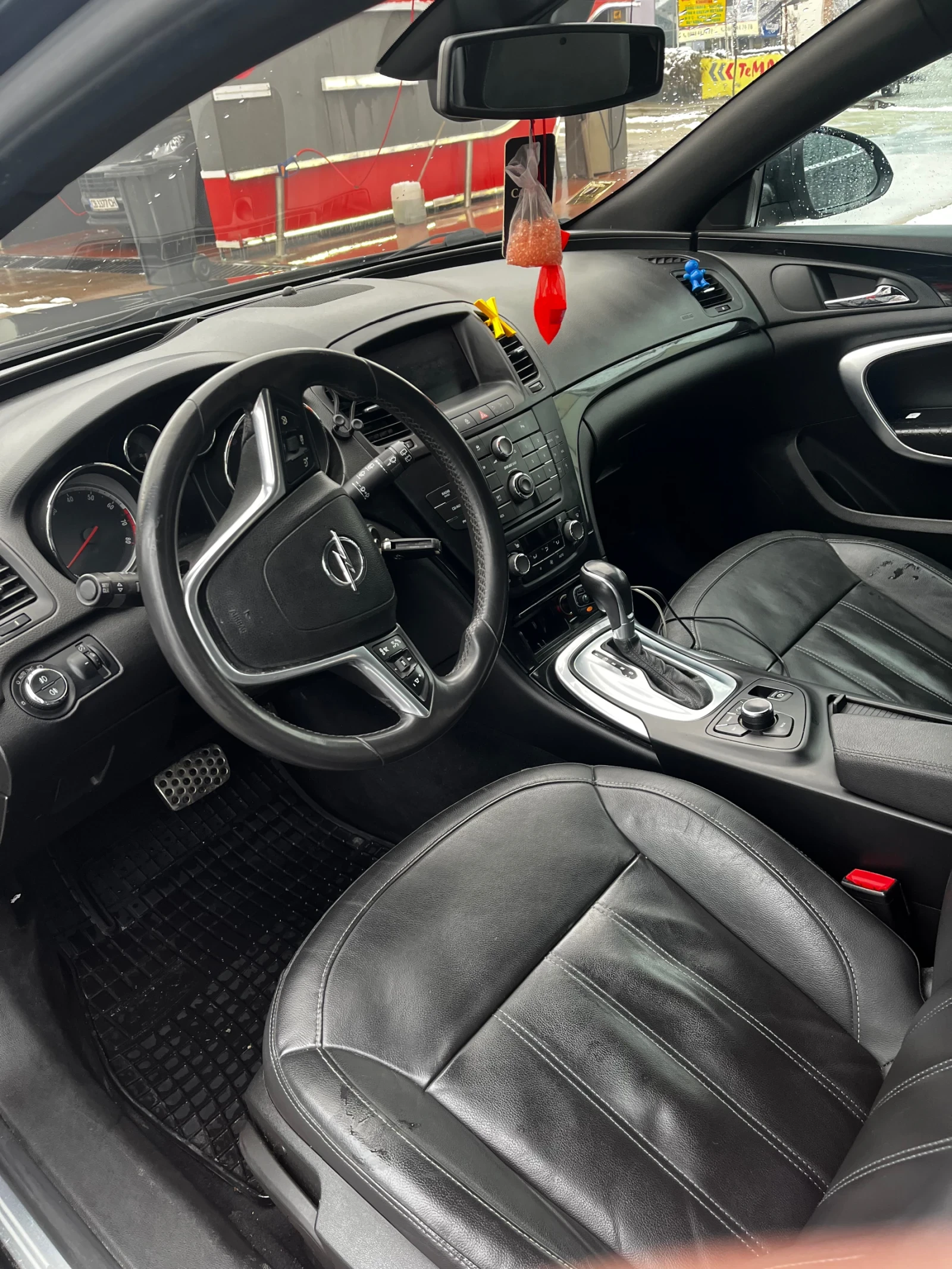 Opel Insignia, снимка 9 - Автомобили и джипове - 56379378