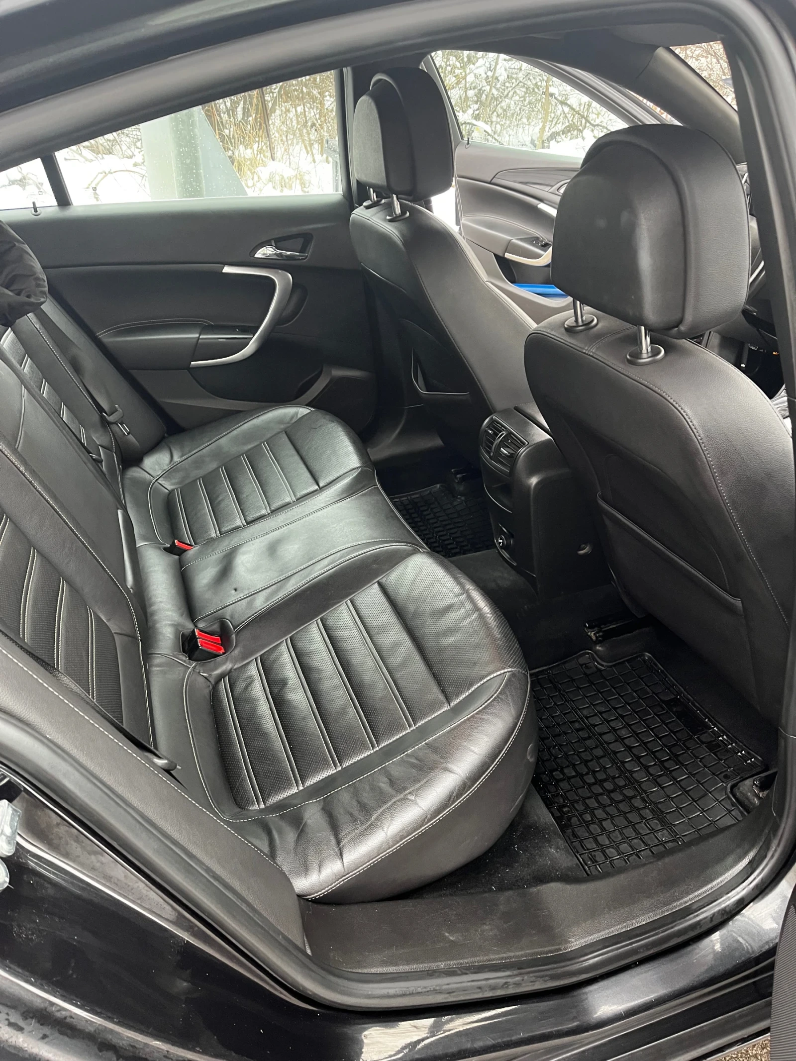 Opel Insignia, снимка 6 - Автомобили и джипове - 56379378
