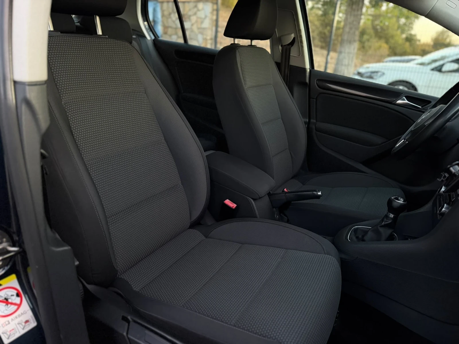 VW Golf 1.6TDI , снимка 9 - Автомобили и джипове - 56420242