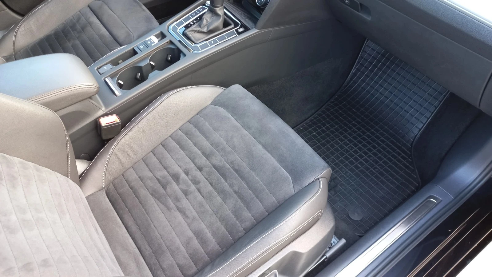 VW Passat 2.0 TDI 4Motion, снимка 11 - Автомобили и джипове - 56477516