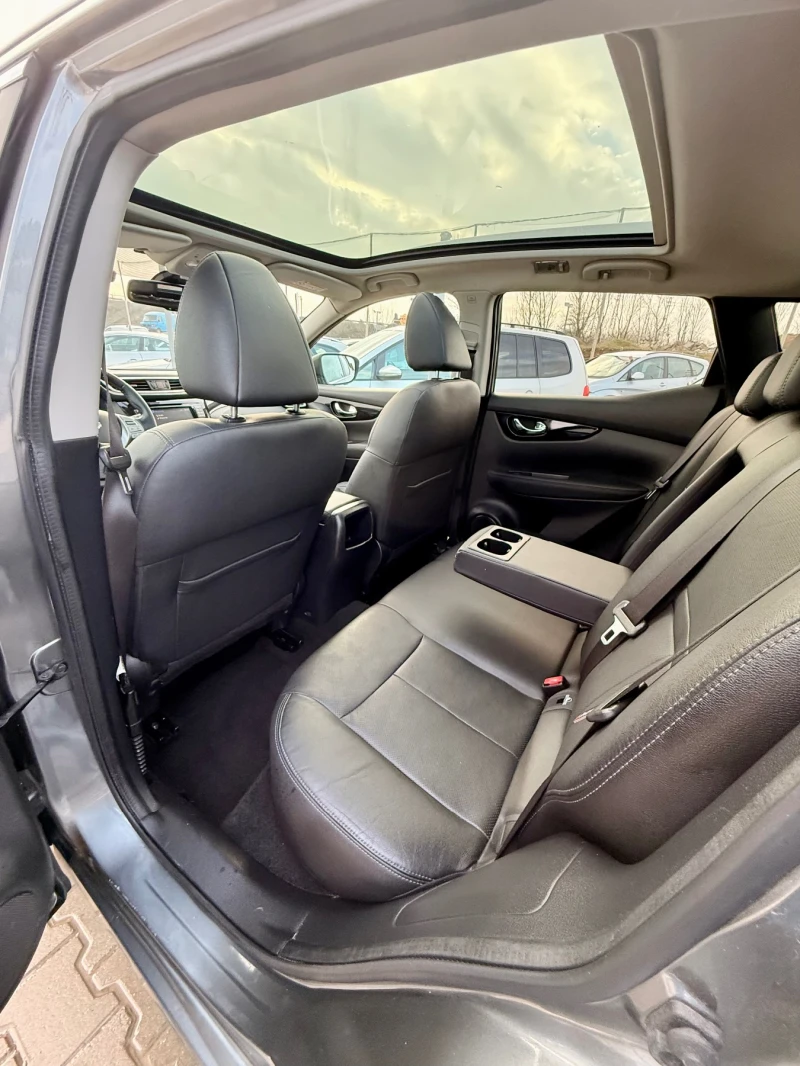 Nissan Qashqai 4х4* 360камери* Мъртва точка* Топ* Нави* Кожа* 2 к, снимка 12 - Автомобили и джипове - 53023422