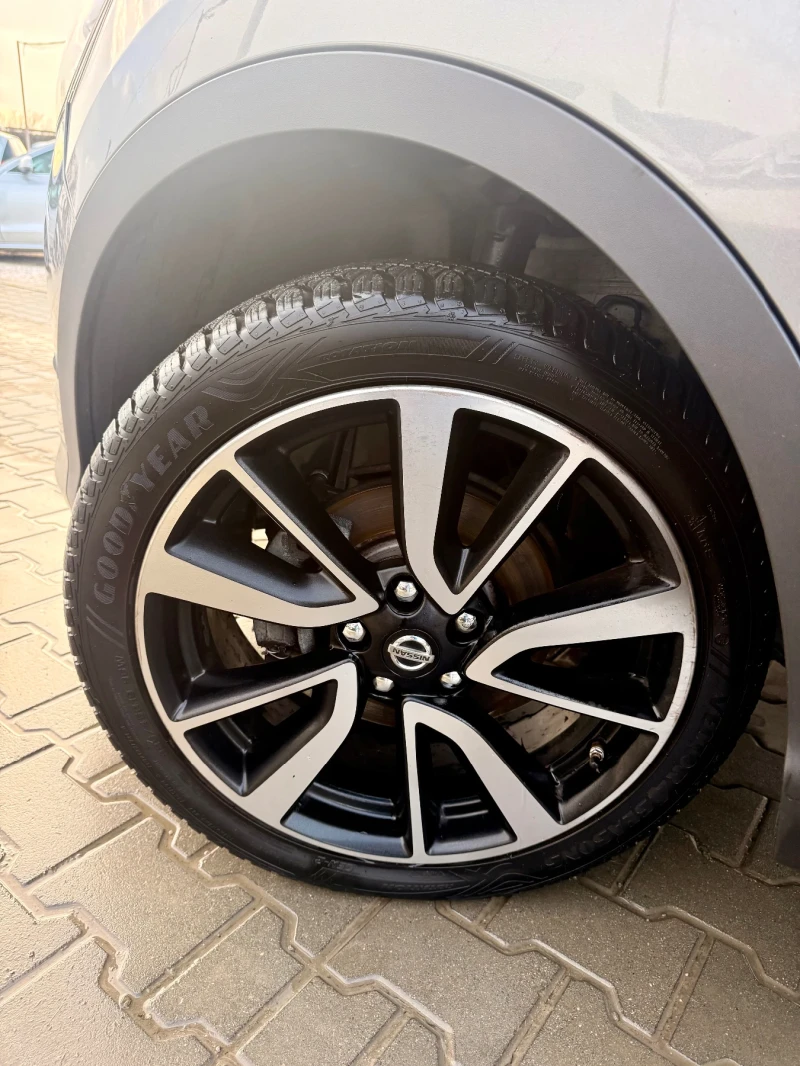 Nissan Qashqai 4х4* 360камери* Мъртва точка* Топ* Нави* Кожа* 2 к, снимка 5 - Автомобили и джипове - 53023422