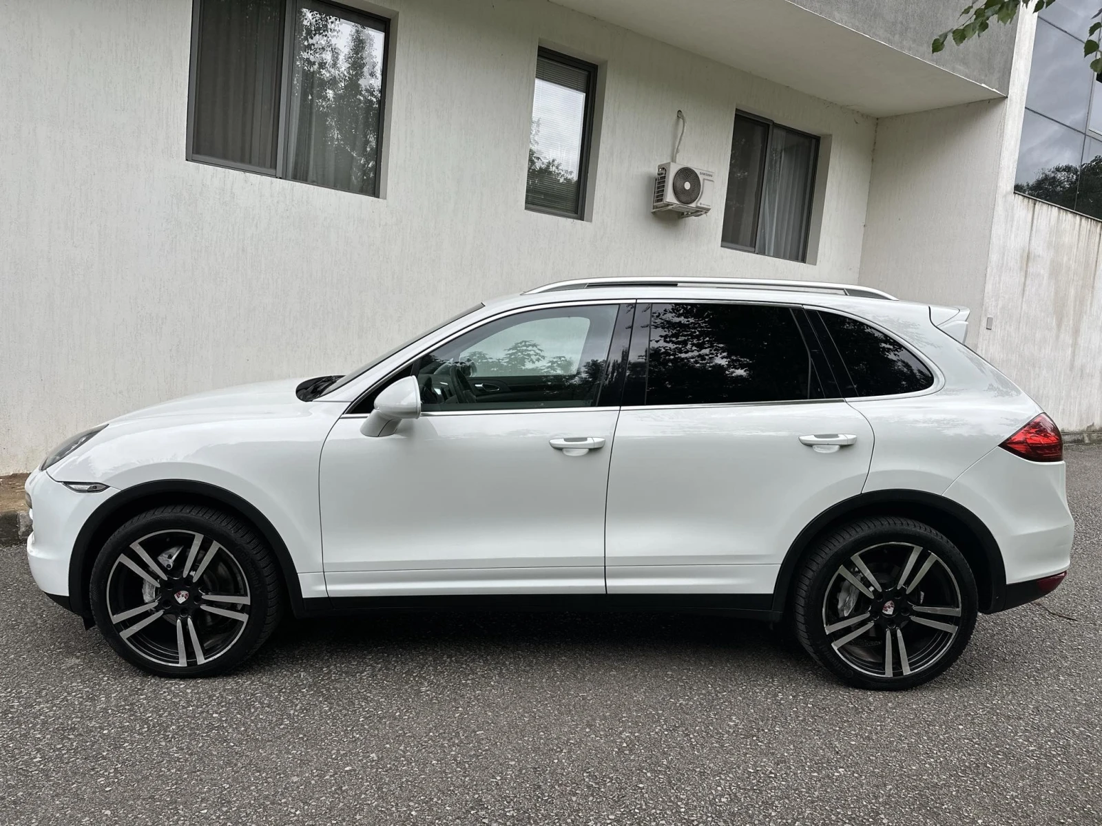 Porsche Cayenne 3.0d / ПАНОРАМА / 3xTV - изображение 4